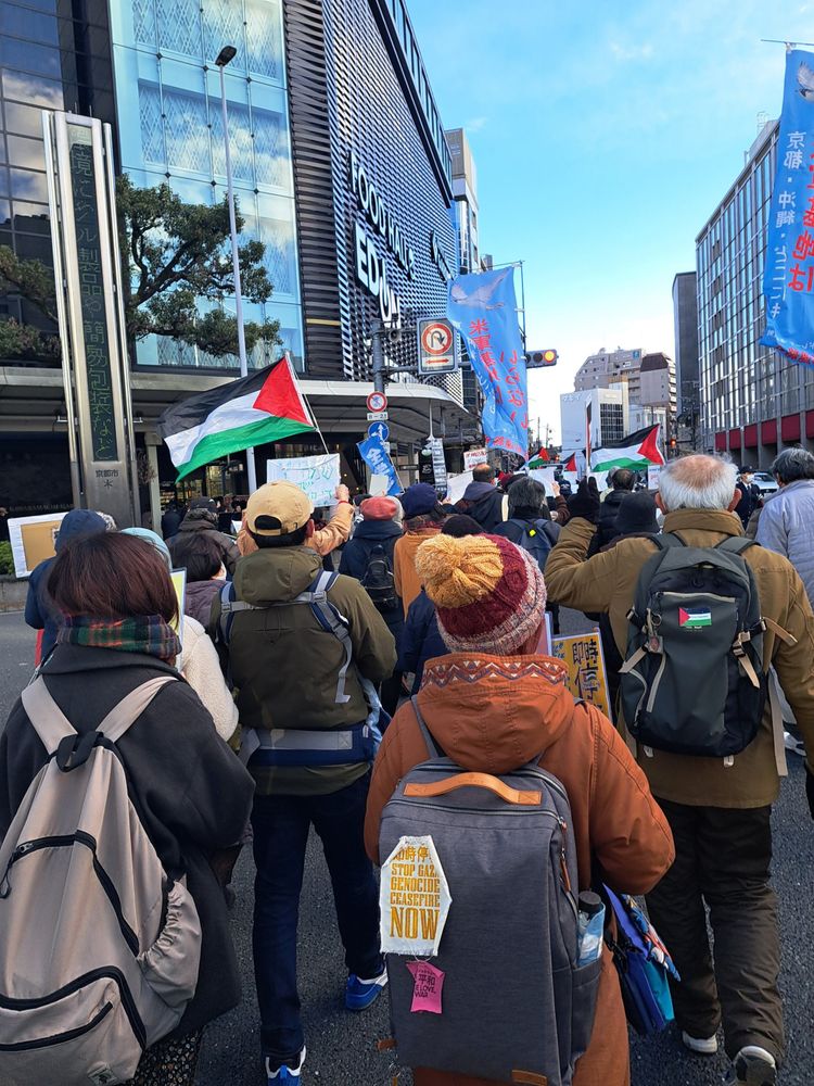 四条河原町を南下する親パレスチナデモ
