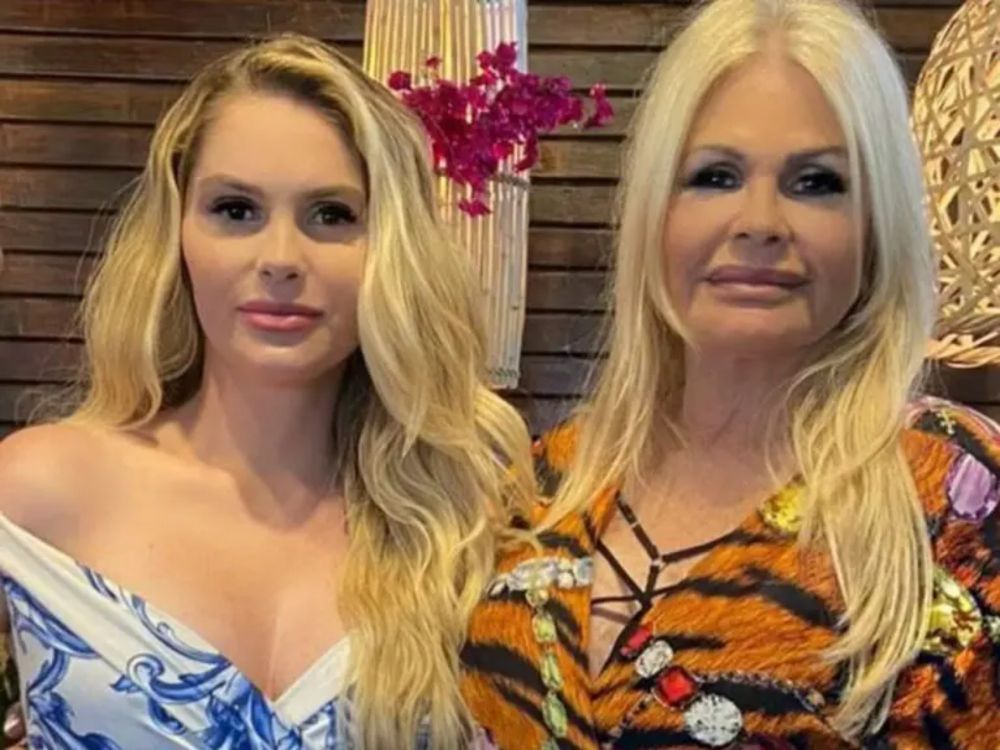 Monique Evans reencontra a filha, Bárbara, após tempo distante: ‘Matando a saudade’