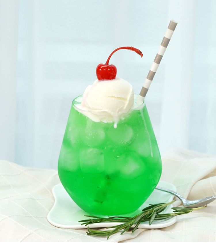 이것은 메콩이랑 가장 흡사한 색을 나타낸 음료 "멜론소다"를 가리킨다.