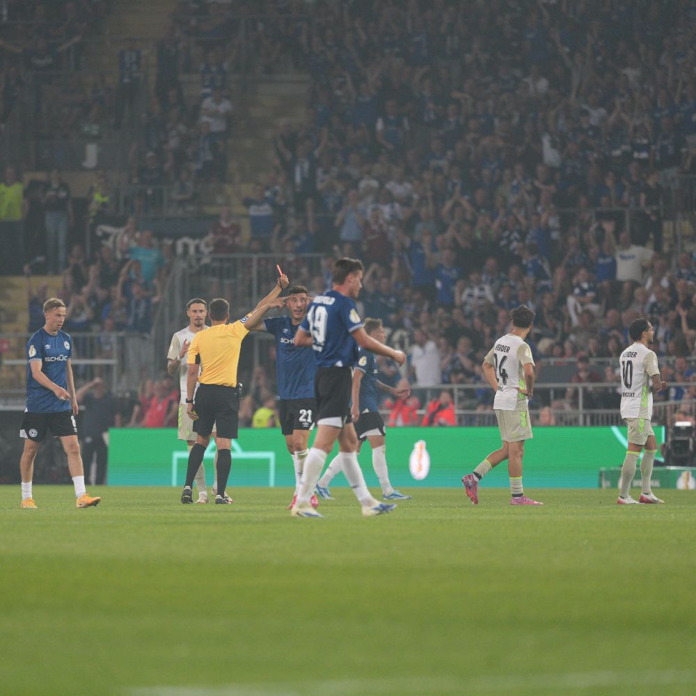 Bittencourt sieht von Hartmann in Bielefeld die Gelb-Rote Karte