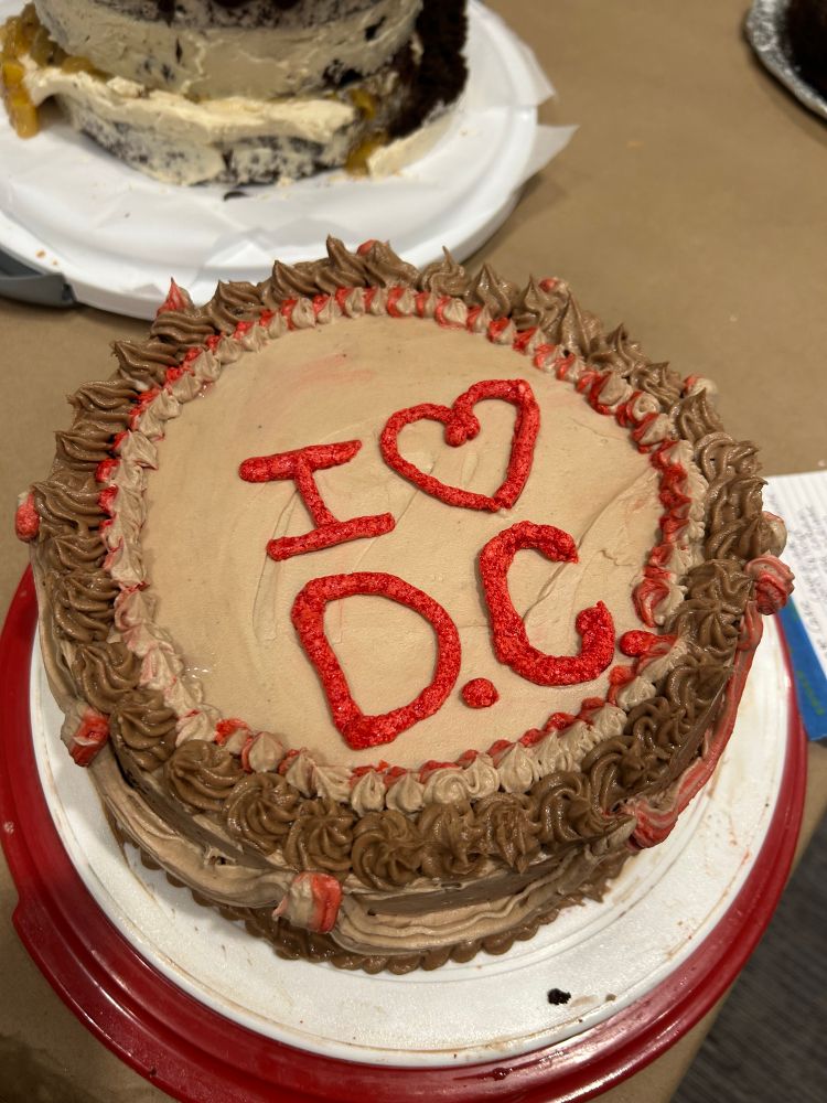 A cake with “I ❤️ DC” in red icing 