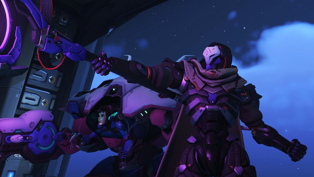 Very similar shot as the previous one, D.va is looking upwards a little bit more. 