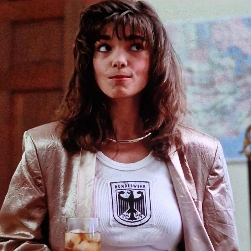 Laura San Giacomo wearing Feinripp.