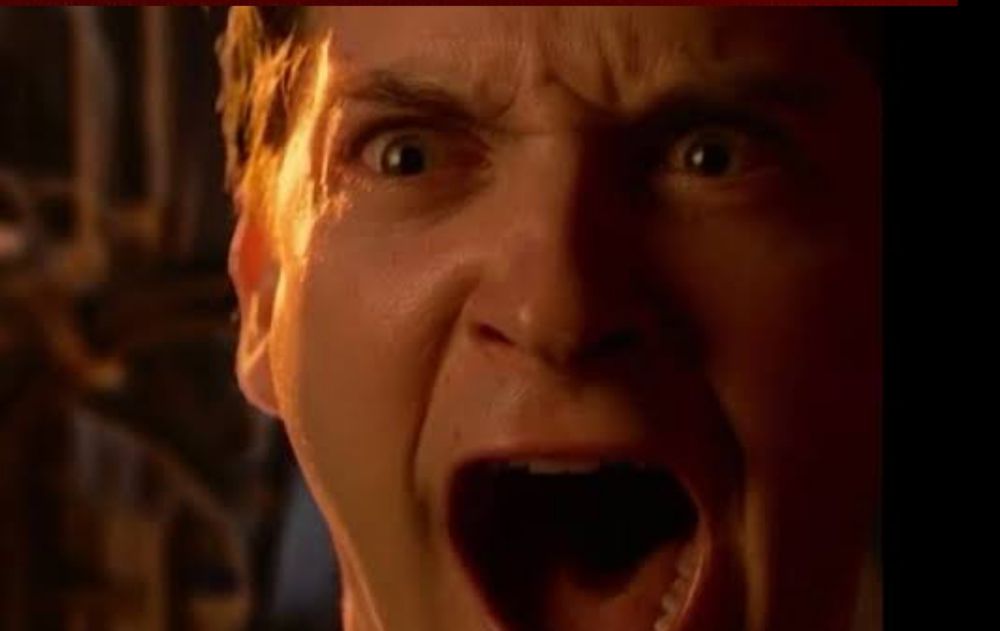 Tobey Maguire in Spider-Man 2 screaming "MOOOOOOOOOOOOVE!"