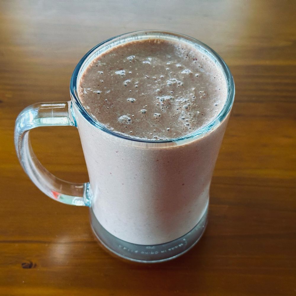 Visually, this just looks like foamy chocolate milk in a glass stein. It’s a smoothie though, I promise.