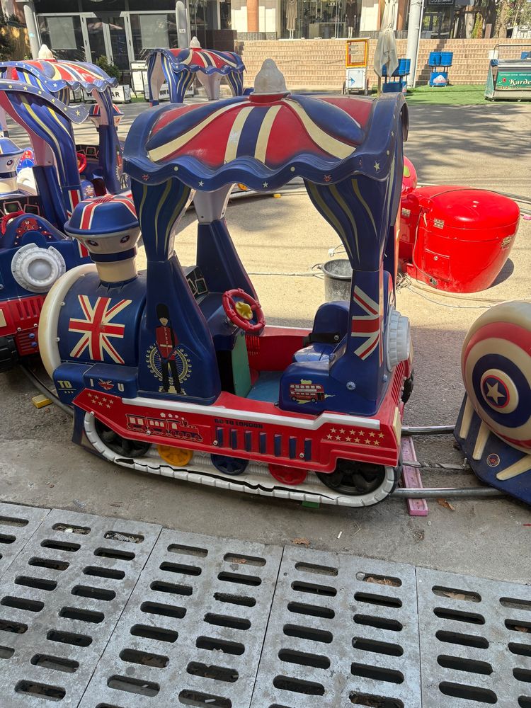 Children’s fairground ride with Union jack