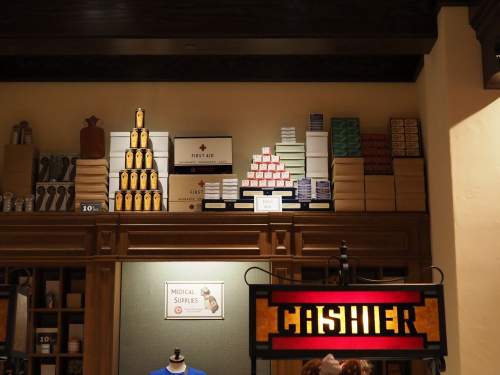 A cashier sign lit up 