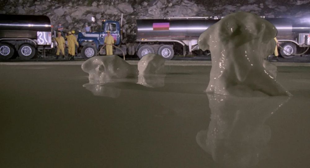 screenshot from 1985 disasterpiece horror comedy 