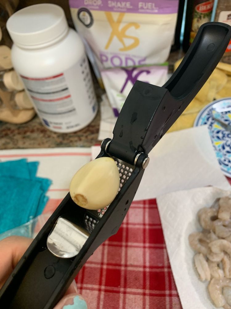 Fatass garlic clove that can’t fit in mincer