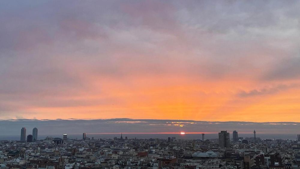 Un front ens porta núvols, algunes nevades, vent del nord i reculada de temperatures