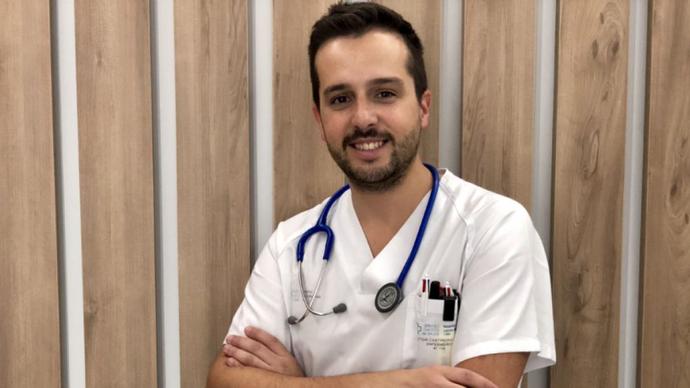 "Per treure'ns una paparra a casa hem de buscar la part que està més enganxada a la pell"