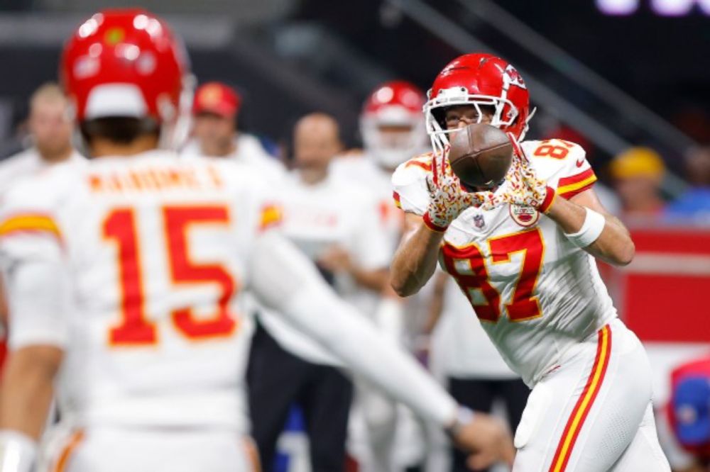 NFL Week 4 player props: Travis Kelce breaks out of slump, and Jayden Daniels stays hot