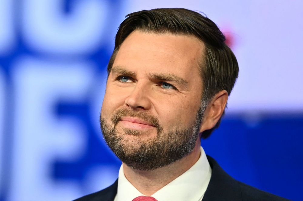 JD Vance wearing eyeliner.