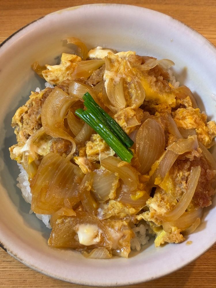 大鉢に、かつ丼