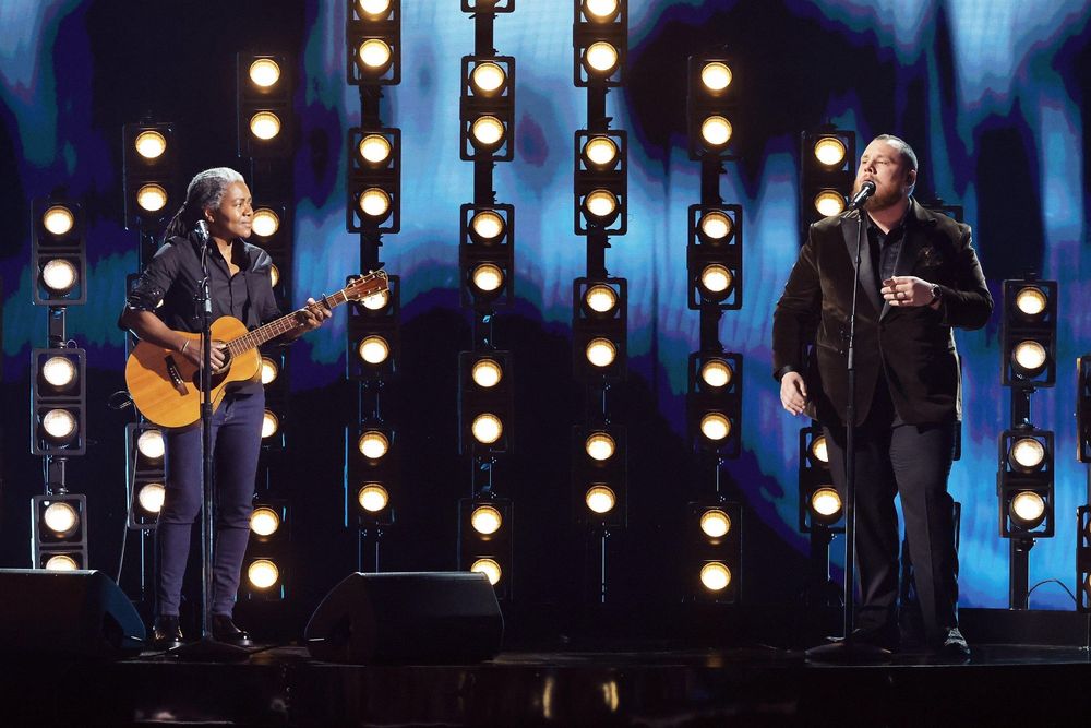 Tracy Chapman & Luke Combs Deliver Gripping Performance Of "Fast Car" | 2024 GRAMMYs | GRAMMY.com