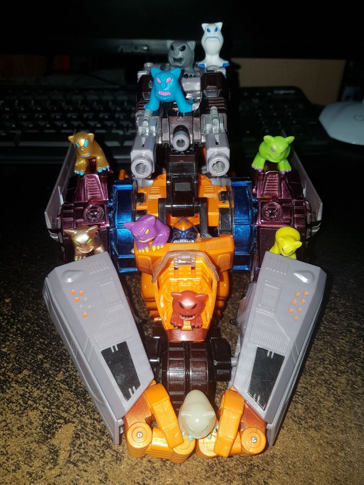 Full overhead view of Optimal Optimus Primals' tank mode, riddled with Mordles.