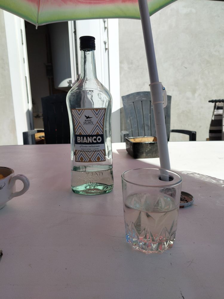 Bouteille d'apéritif Bianco.