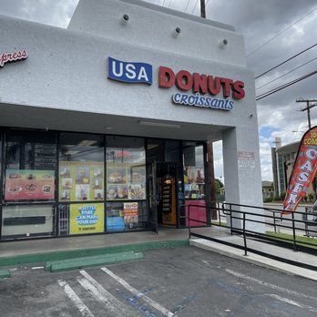 USA Donuts and Croissants storefront in Azusa, CA