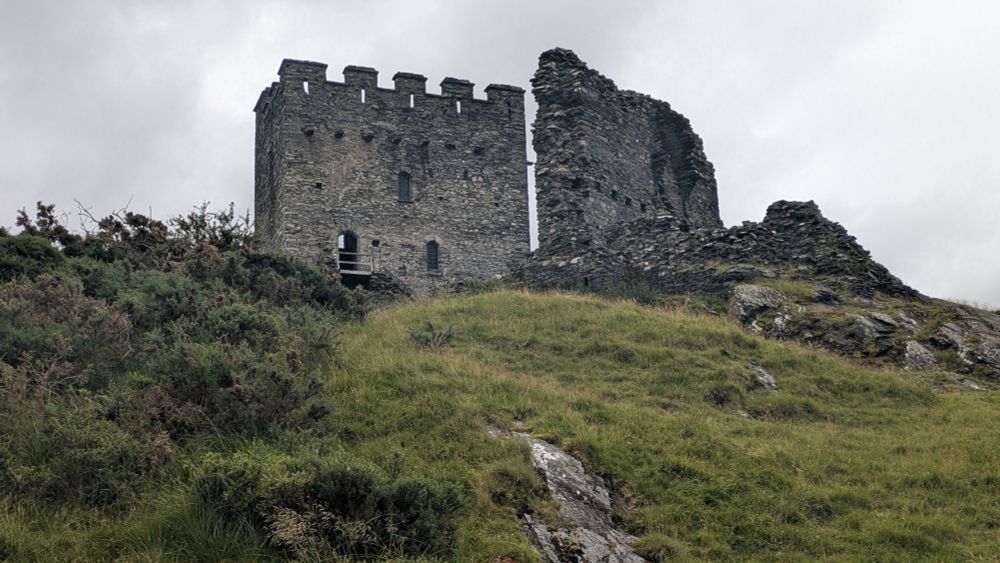 Ruined castle 