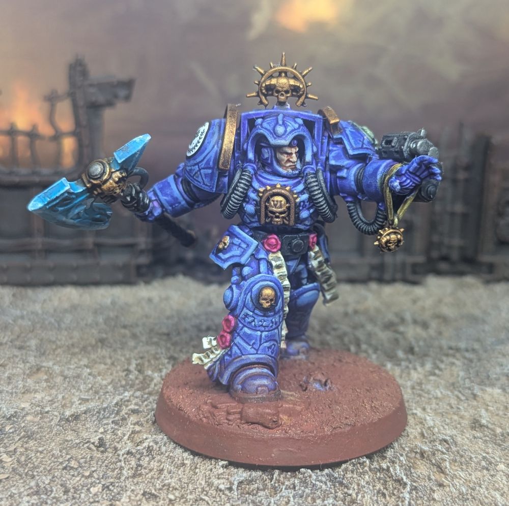 Imperial Fist Librarian in terminator armour.
