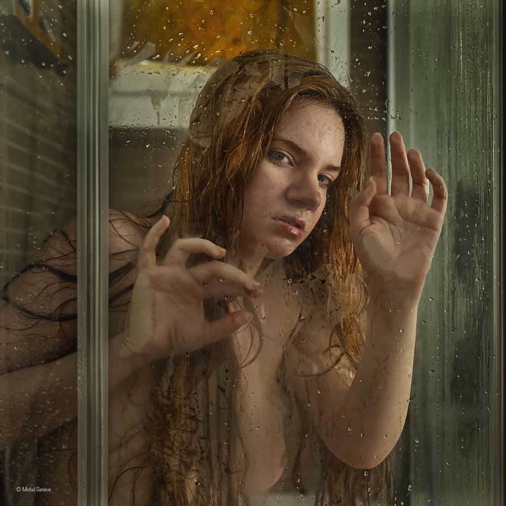 “What about sentiment? No, there is no feeling, there is no feeling here. Should there be? Is poetry the verse that coldly describes what happens? But what is it that happens?”

¿Y qué hay del sentimiento? No, no lo hay, aquí no hay sentimiento. ¿Debería haberlo? ¿Es poesía el verso que describe fríamente aquello que acontece? Pero, ¿qué es lo que acontece?

The text is a fragment adapted from the poem: “Y qué hay del sentimiento”. (Chantal Maillard, 2018).
Photo: sentiment
Model: Arianna Gray
Photographer: Michel Genève.
Place: Almería. España.
Photo date: february 2025
