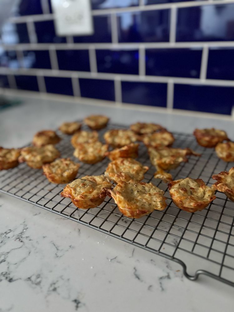 Pizza puffs for late night teenage snacking