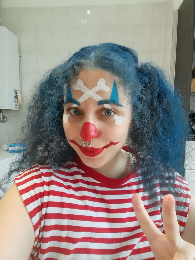 Just a simple Selfie of me after I finished my Buggy Make-Up. I just thought it's cute.