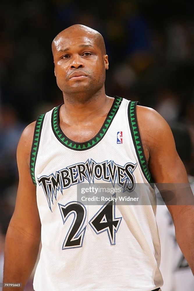 Antoine Walker in a Wolves jersey