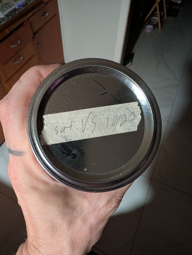 Label on top of the jar "Sut. VS 10/22”