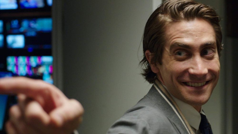 Jake Gyllenhaal from NIGHTCRAWLER pointing in the affirmative.