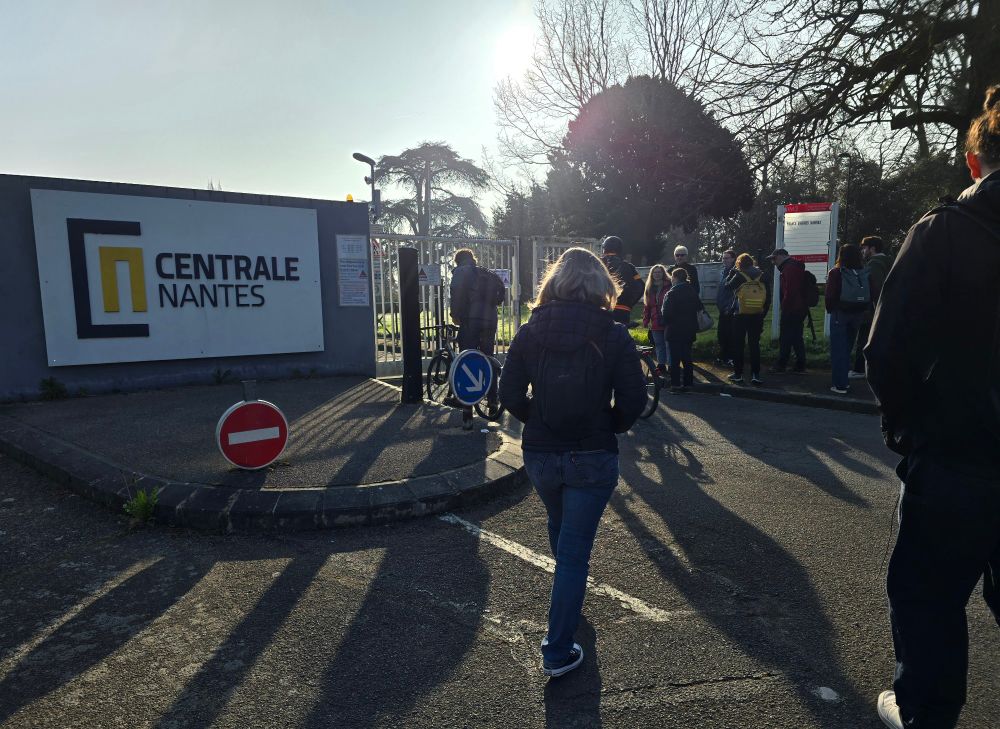 Entrée des locaux