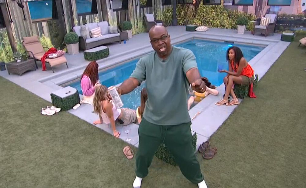Will dancing for the feeds 