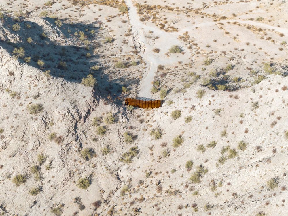 A very short segment of the border wall in the Altar desert appears to serve no clear purpose.