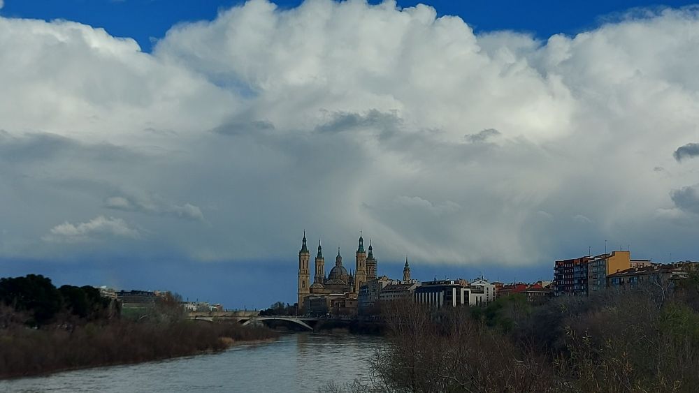 Basílica del Pilar en Zaragoza, España.