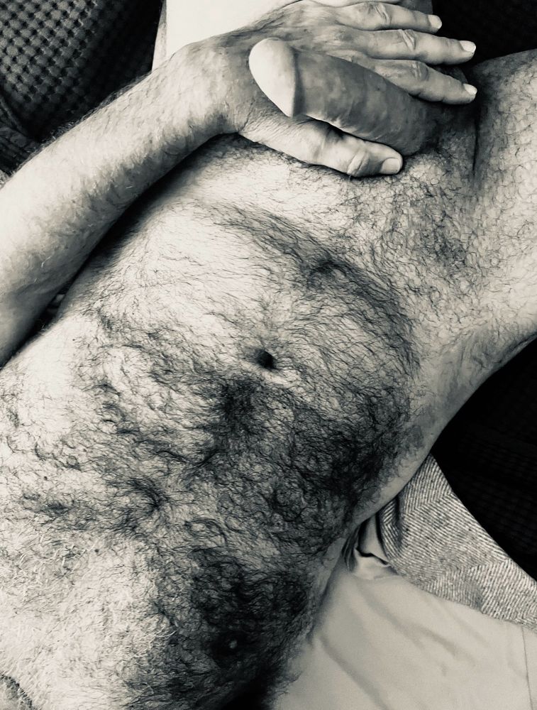 Adult image. Nudity. NSFW.