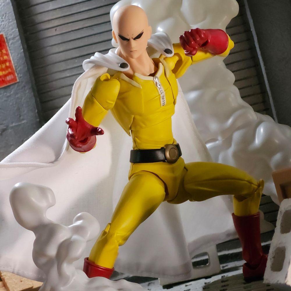 Toy photo: Revoltech Amazing Yamaguchi One Punch Man takes a fighting stance in a smokey alley