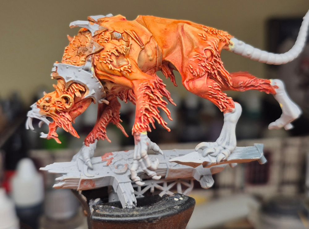 A partially painted Gnaw-beast from Age of Sigmar 