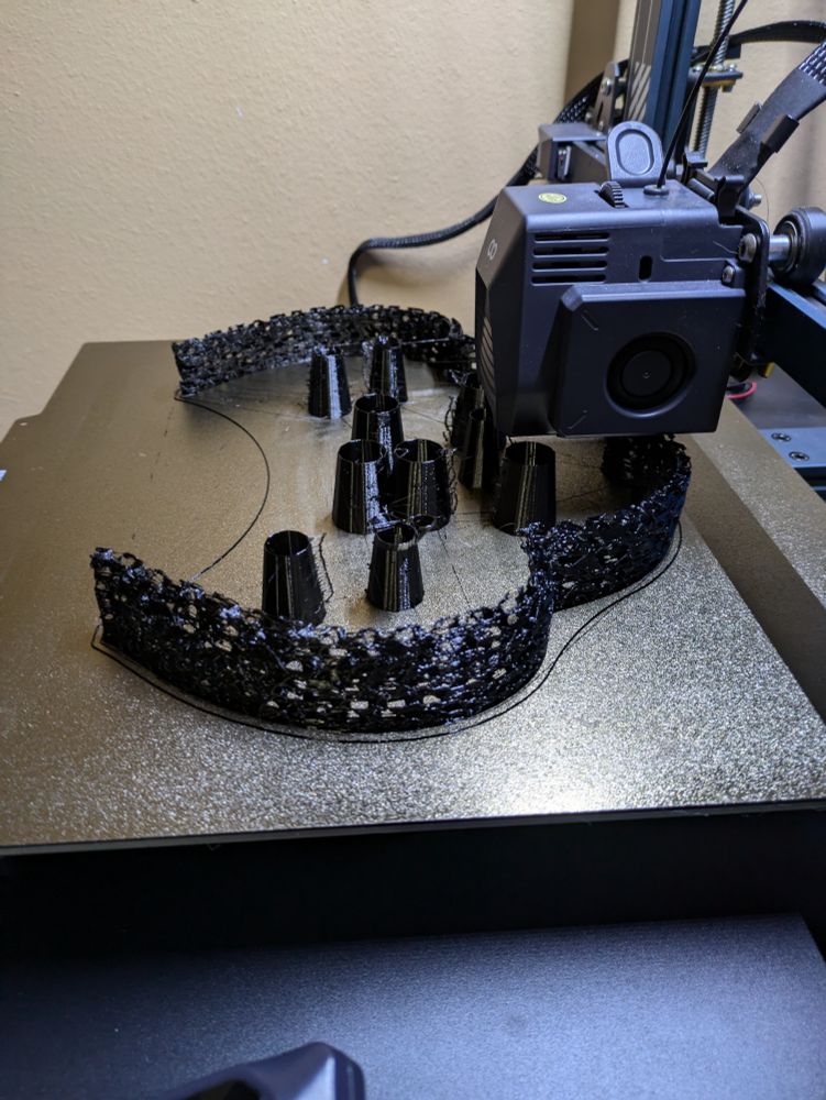 3D printer working on some TPU feetpaws