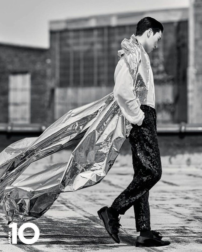 san in black and white