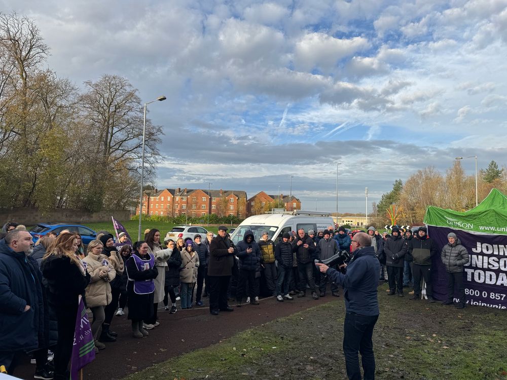 Paul Nowak speaking to striking workers
