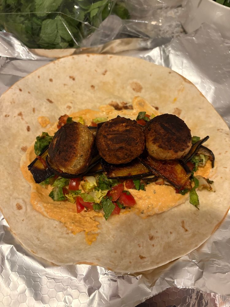 Wrap aus dem vorherigen Post mit zusätzlich Falafel 