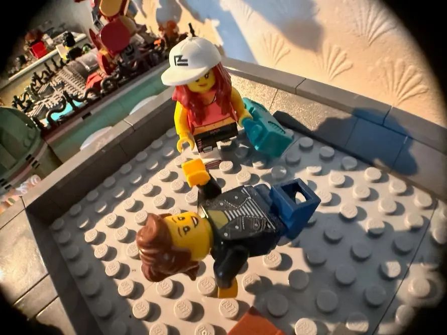 B-girls, breakers, electric boogaloo!