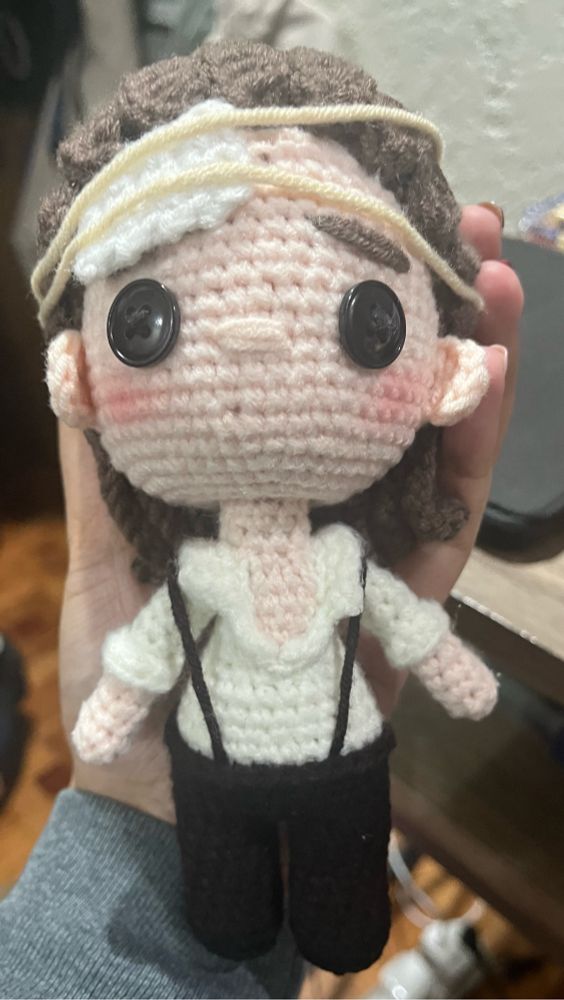 a custom made crochet plush i got from creanica on shopee 🔥🔥