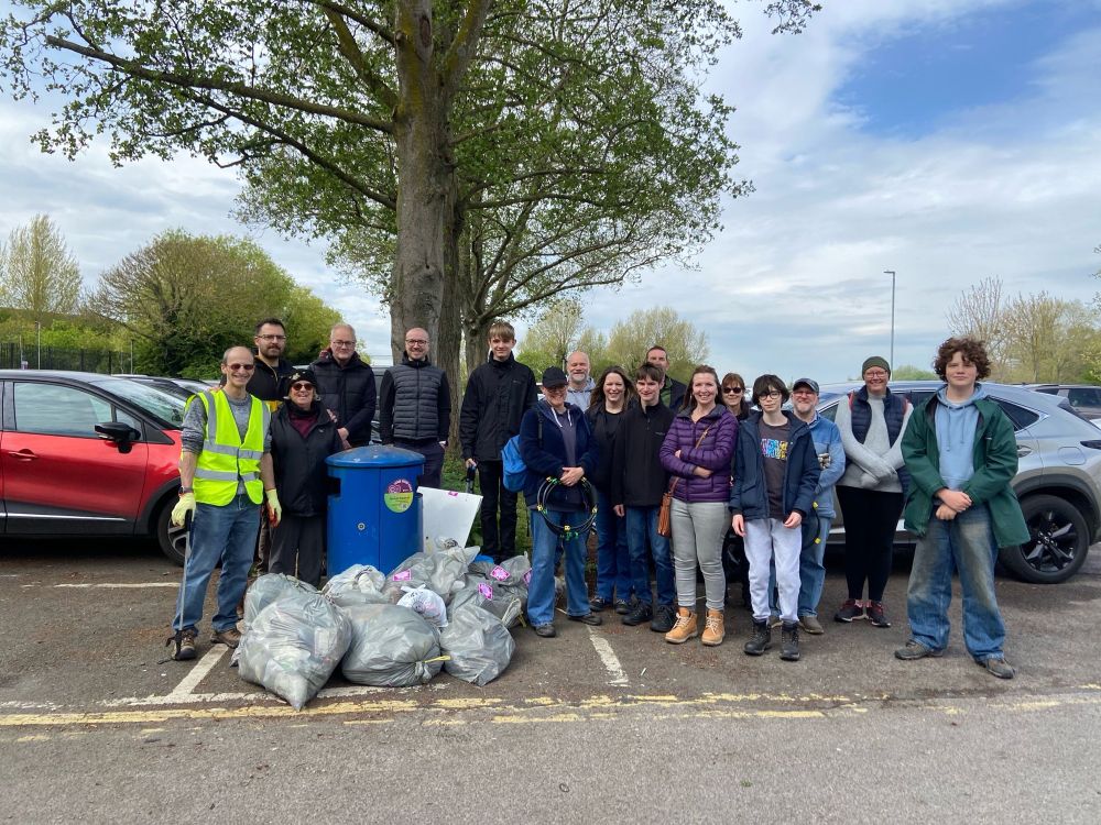 A robust rabble around their rubbish