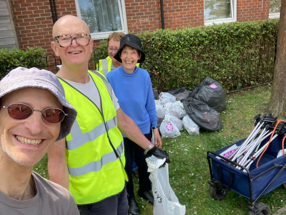 Keep Caversham Tidy stragglers who didn’t slack off early!