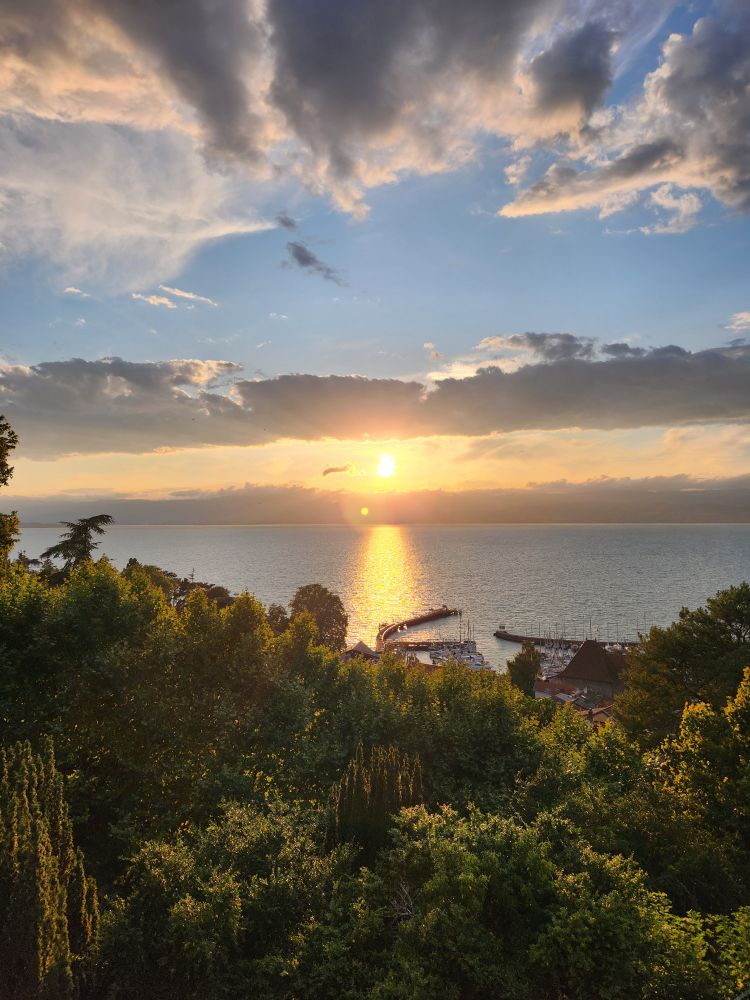 Soleil couchant sur le lac