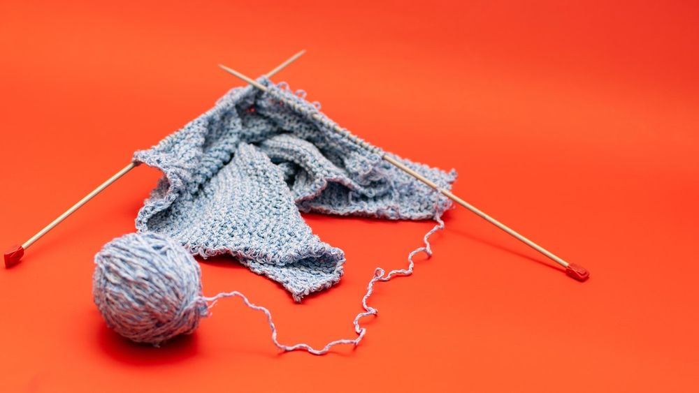 “Grandma hobbies” like knitting are making a comeback among Gen Z—but it’s not just for nostalgia. Neuroscience shows these tactile pastimes may help preserve brain health as we age.