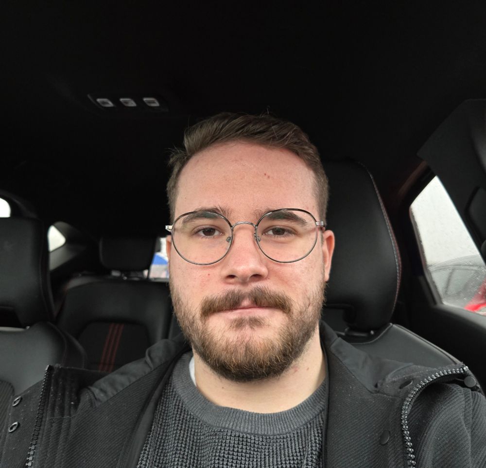 Selfie photo where a person pretends they know how to take pictures of themselves 