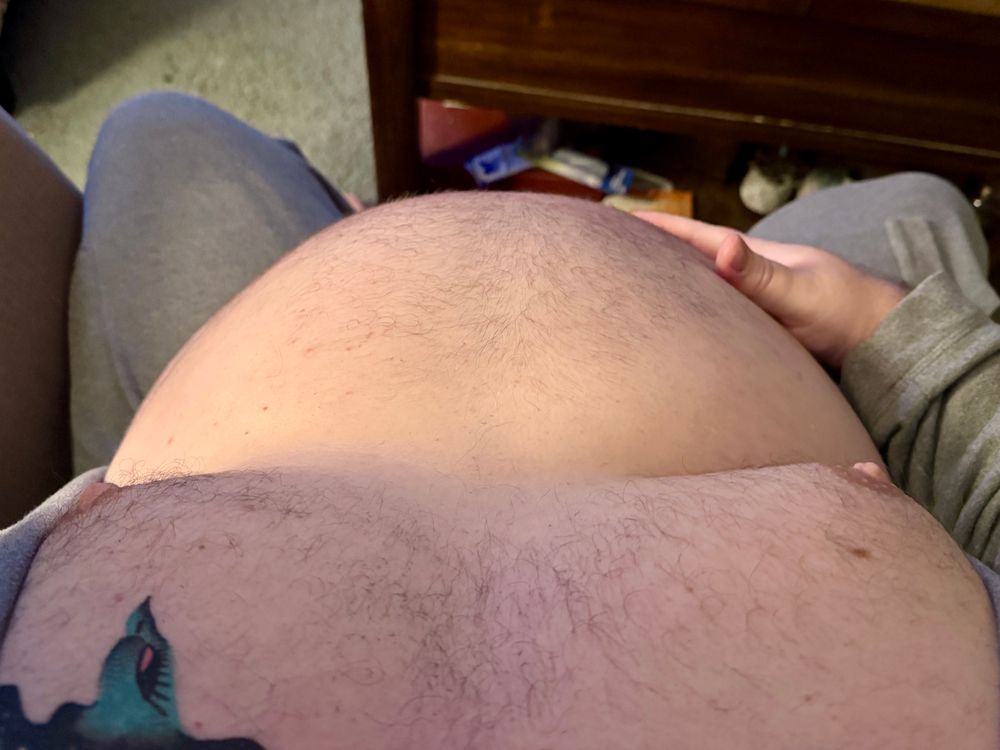 POV of my extremely round, extremely full tum 