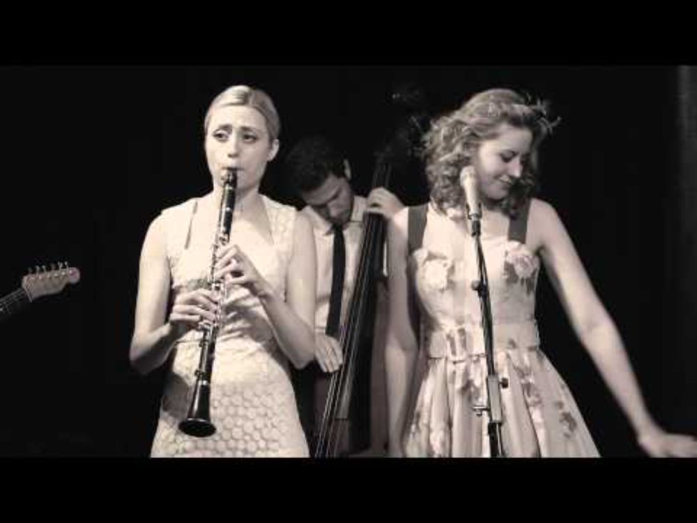 Tu Vuo' Fa' L'Americano - Hetty & the Jazzato Band